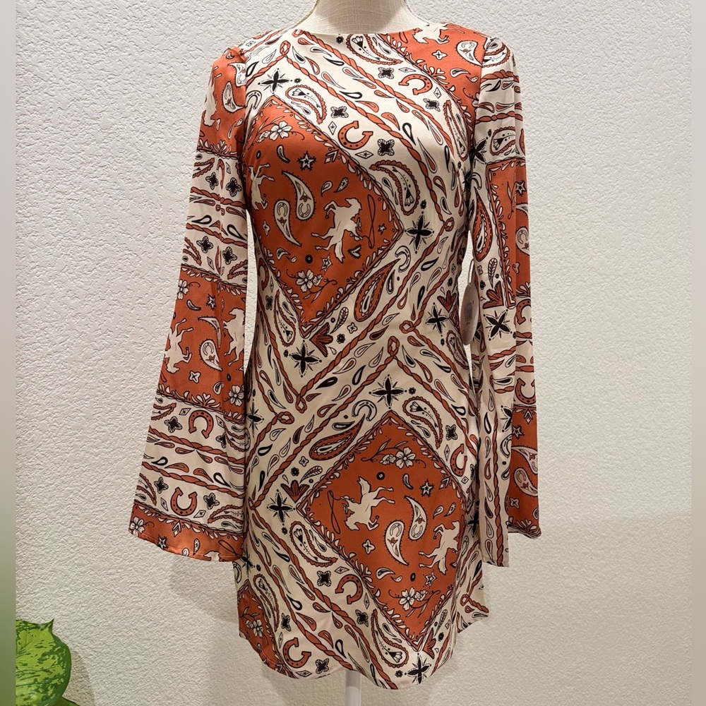 Bailey Rose Paisley Print Long Sleeve Mini Dress in Burnt Orange. Size XS - Picture 5 of 10